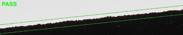 Analysis of the edge of a part that falls within tolerance using VisionGauge CAD Auto-Pass/Fail