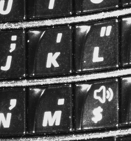 inspecting push button keys on a device with standard reflected illumination using VisionGauge