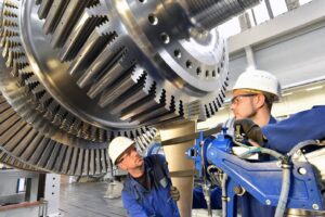 Installation of a bucket on a gas turbine disk