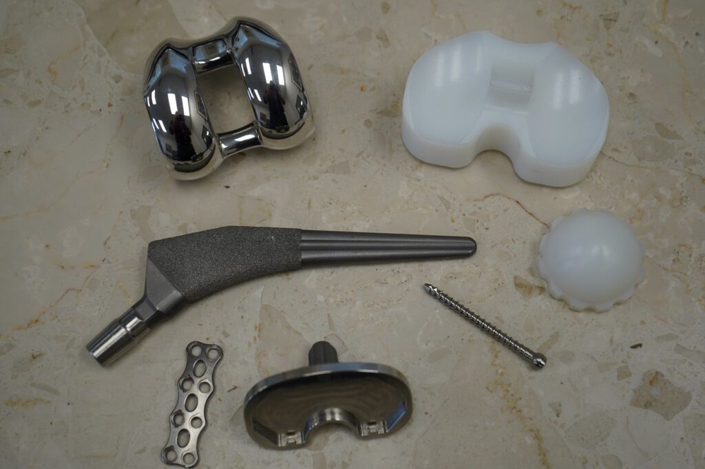 inspection of a very wide range of orthopaedic implants